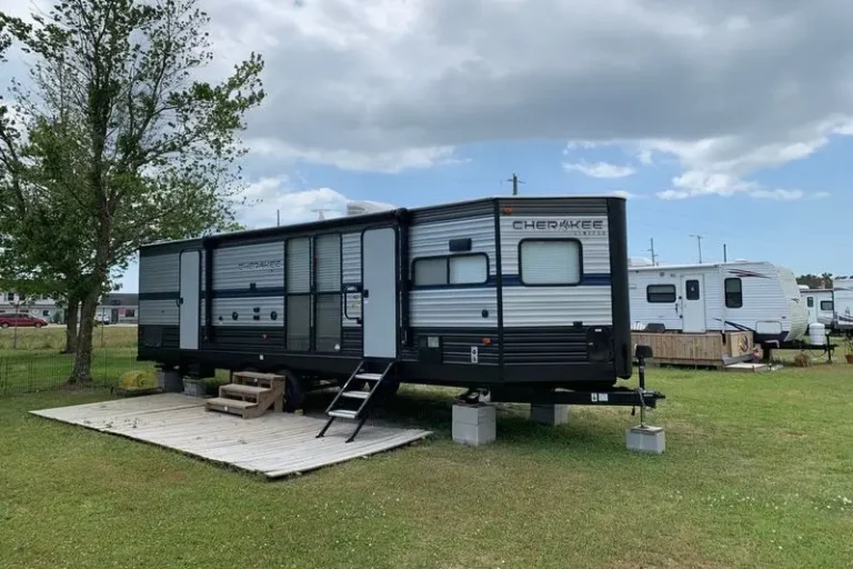 Silver Sands RV Park campground (photo 3)